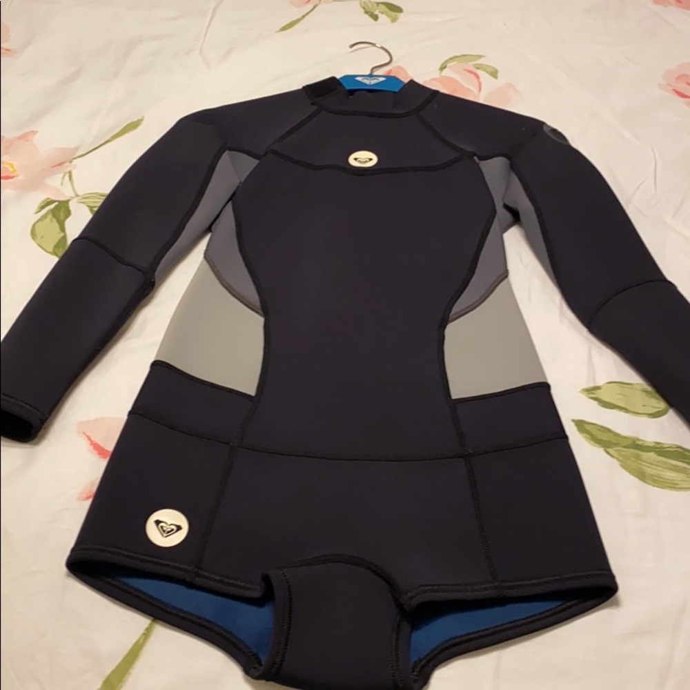 Women’s size 6/34 wetsuit
